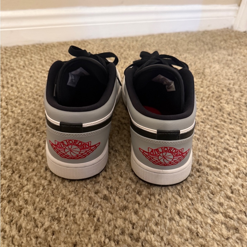Nike Gray and White Sneakers - Picture 2 of 5